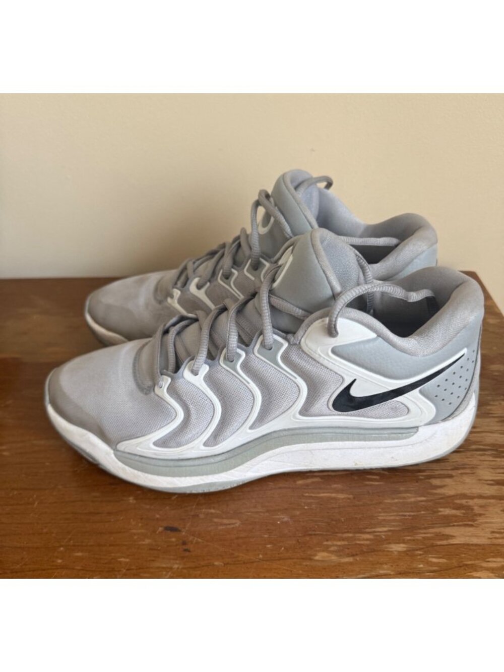 Nike KD17 Wolf Grey Kevin Durant Basketball Sneakers Men's Size 9 - Picture 2 of 6